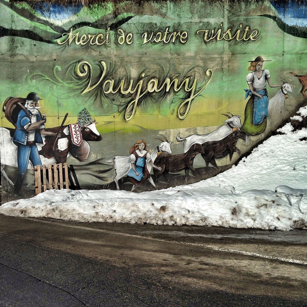 Painting on entering Vaujany