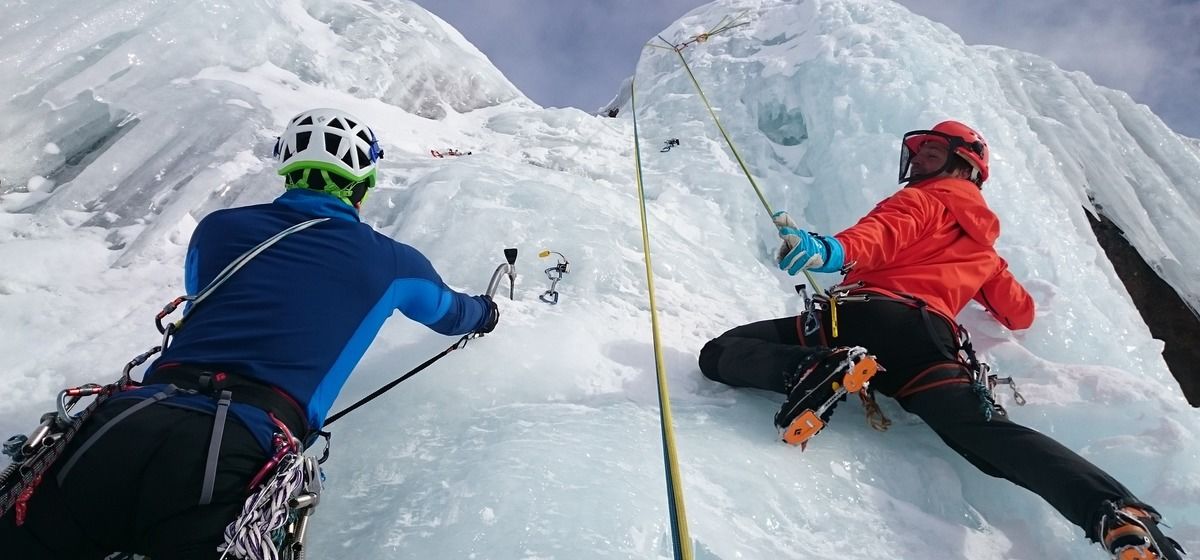 Extreme winter sports: risk & adrenaline on ice and snow tracks